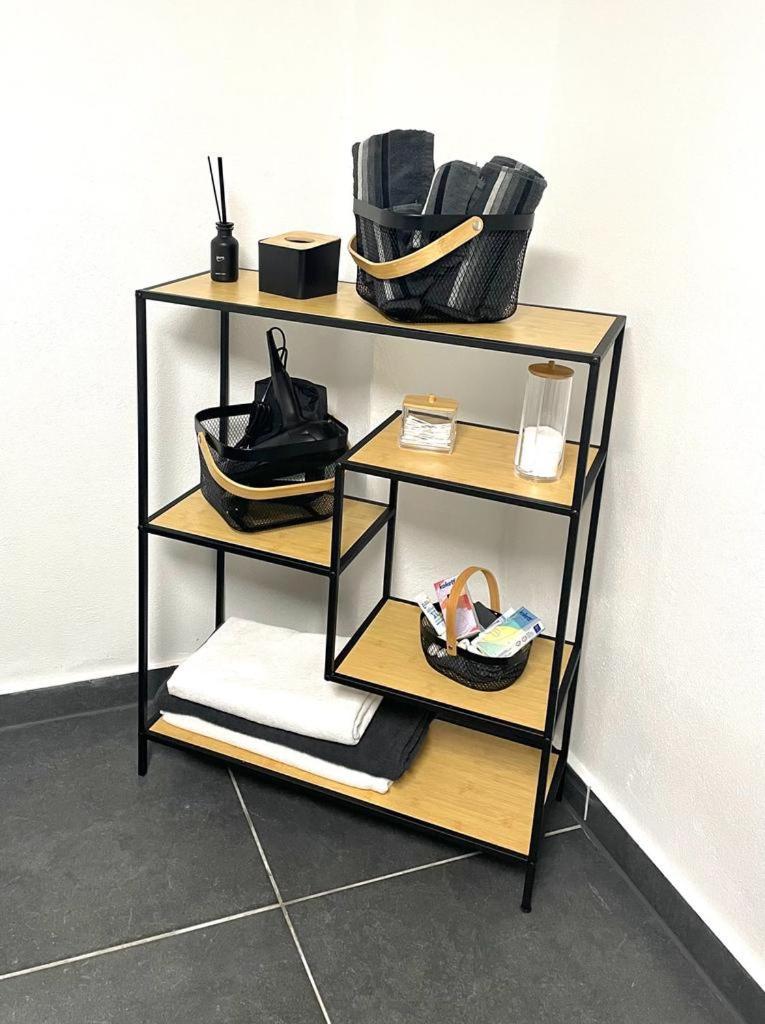 Stilvolles Designappartment Mit Terasse & Garten Im Idylischem Apartment