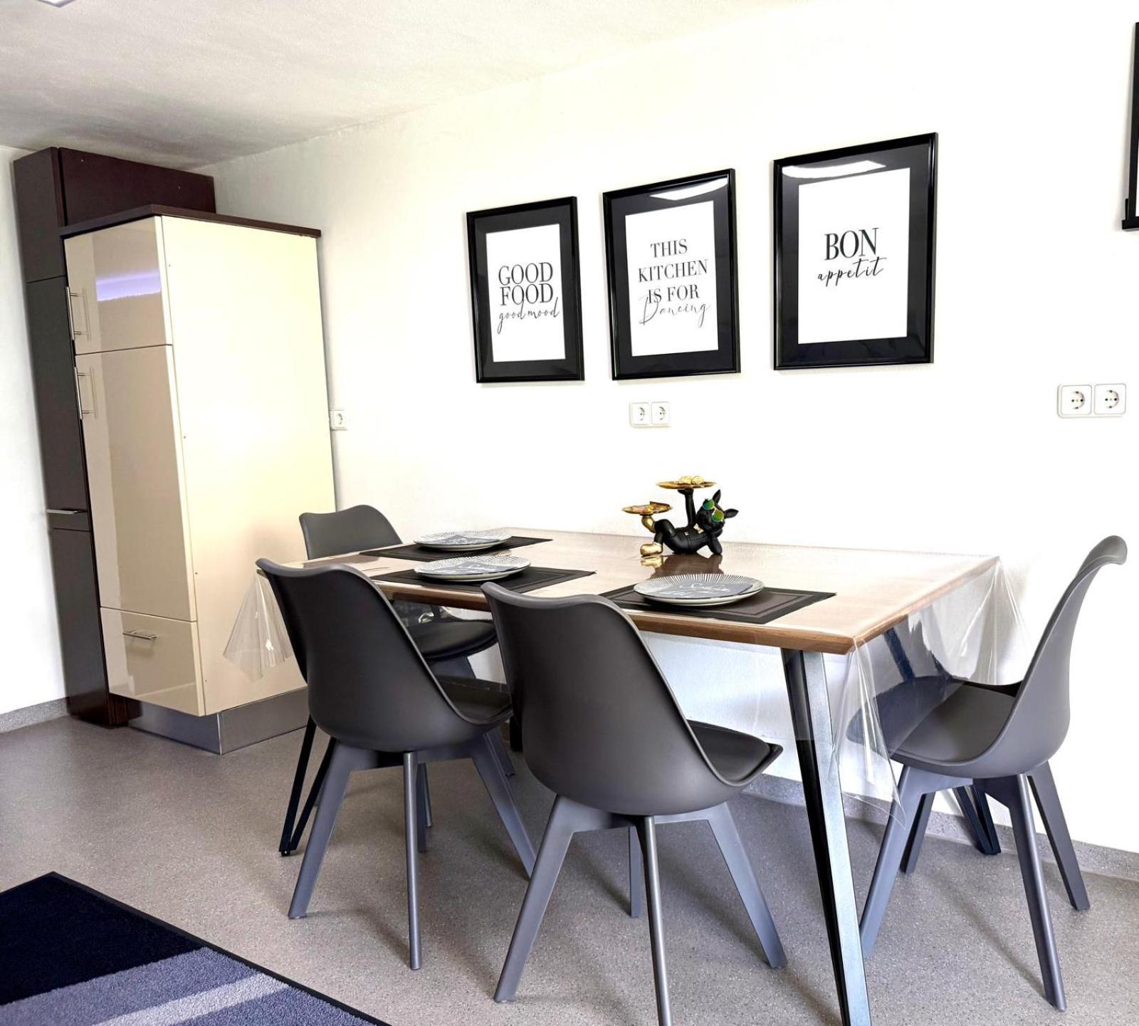 Appartamento Stilvolles Designappartment Mit Terasse & Garten Im Idylischem