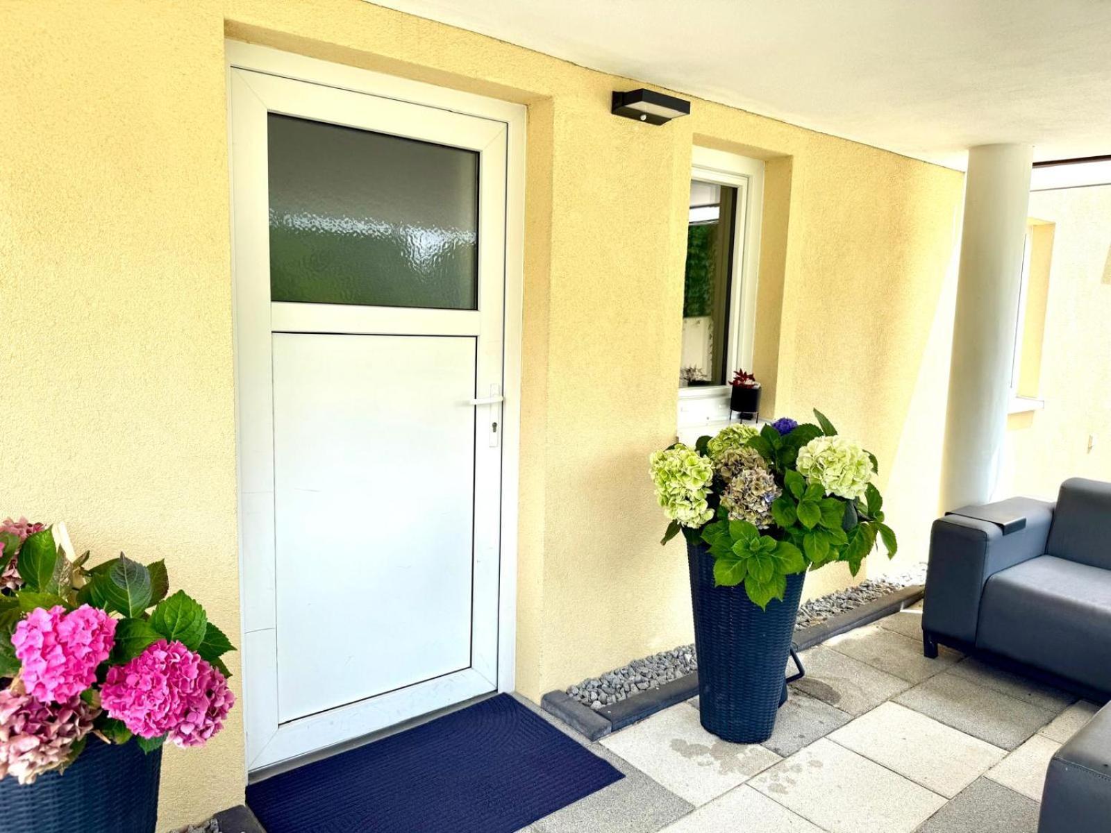 Appartamento Stilvolles Designappartment Mit Terasse & Garten Im Idylischem Bindlach